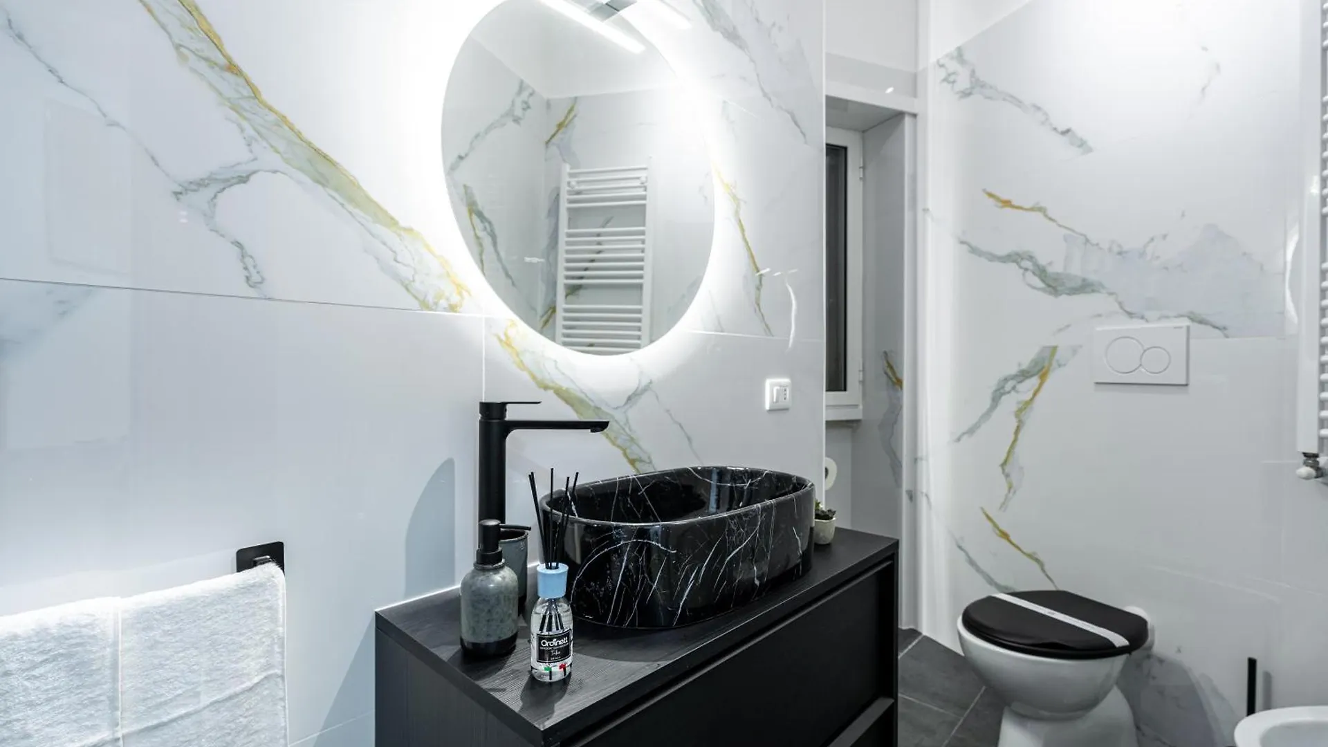 Centocinque Aparthouse - Luxe Rom Lägenhet