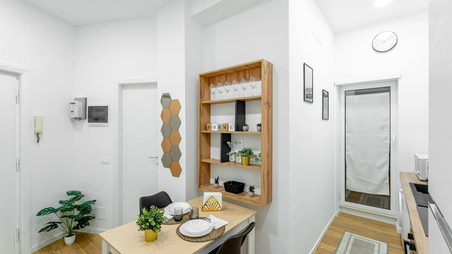 Centocinque Aparthouse - Luxe Rom Lägenhet